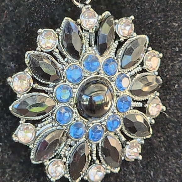 Cookie Lee Silver, Black and Blue Pendant Necklace #82342 NWT - Picture 2 of 8